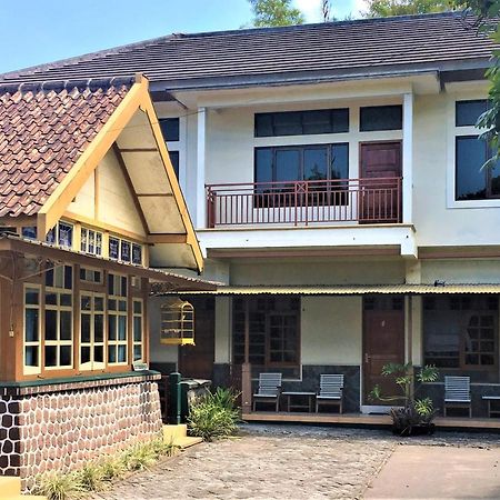 Hotel Wismancala Kaliurang Extérieur photo