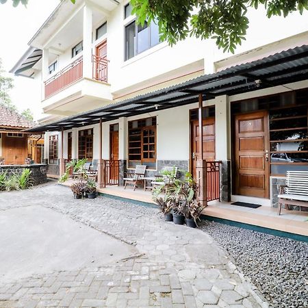 Hotel Wismancala Kaliurang Extérieur photo