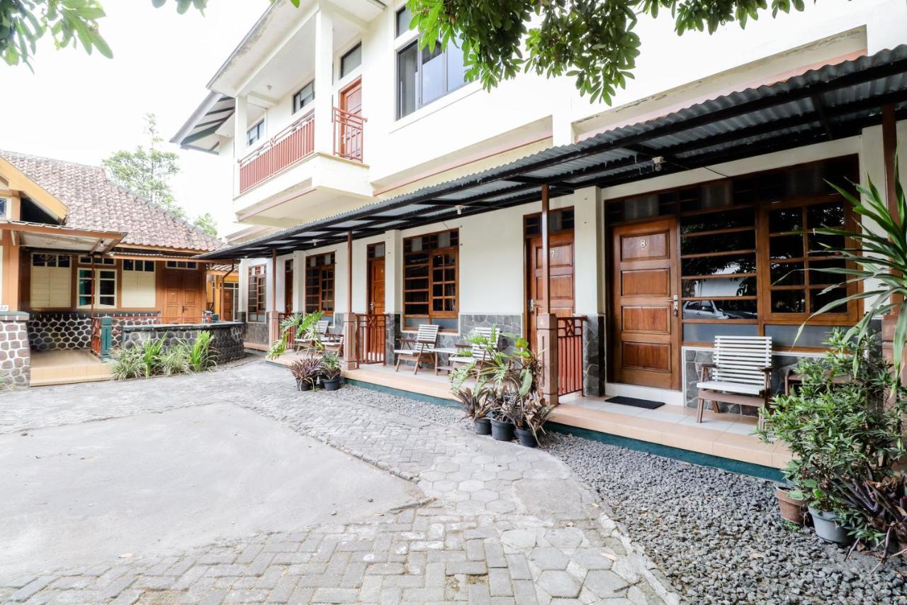 Hotel Wismancala Kaliurang Extérieur photo